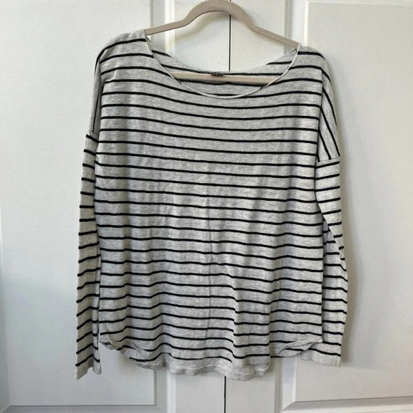 Vince  White Stripe Long Sleeve Knit Top Womens Small - Picture 1 of 4